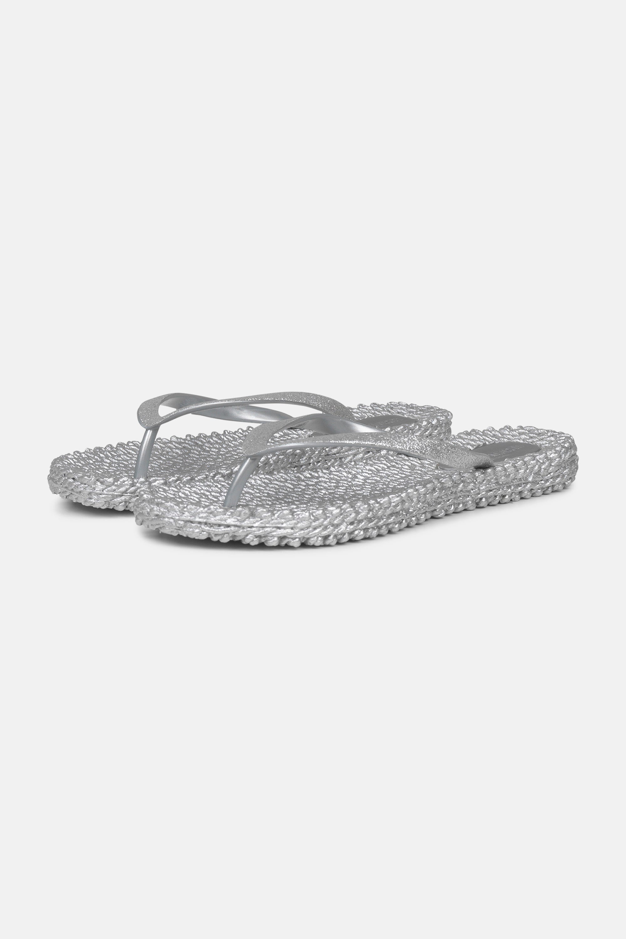 Silver sparkle store flip flops